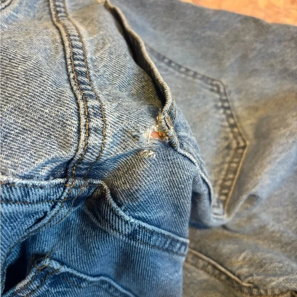 PacSun Light Blue Denim Mom Jeans - Picture 4 of 4